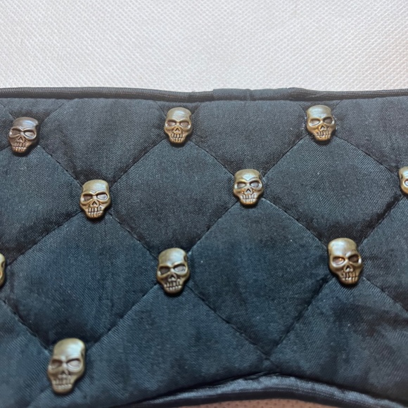 Sleeping Quilted Black Face Mask Stud Skulls Alexander McQueen Style Rock'n'roll - Picture 3 of 6